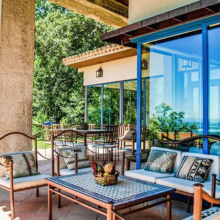 펜션 Stunning In With Wifi, 5 Bedrooms And Outdoor Swimming Pool 칸델레다