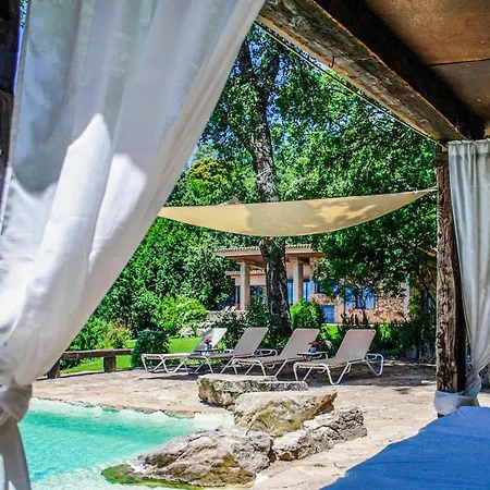 Stunning In With Wifi, 5 Bedrooms And Outdoor Swimming Pool 칸델레다