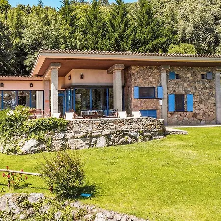 Stunning In With Wifi, 5 Bedrooms And Outdoor Swimming Pool 펜션