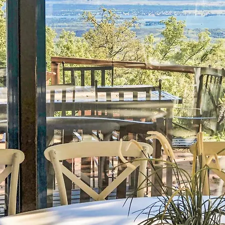 Stunning In With Wifi, 5 Bedrooms And Outdoor Swimming Pool
