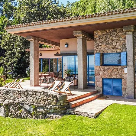 Stunning In With Wifi, 5 Bedrooms And Outdoor Swimming Pool 펜션